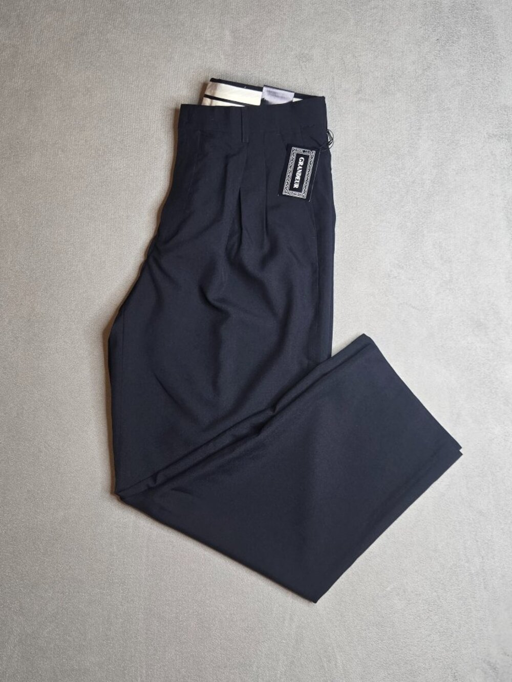 Grandeur Men's Navy blue Pleated Dress Pants Straight Leg Polyester Size 34